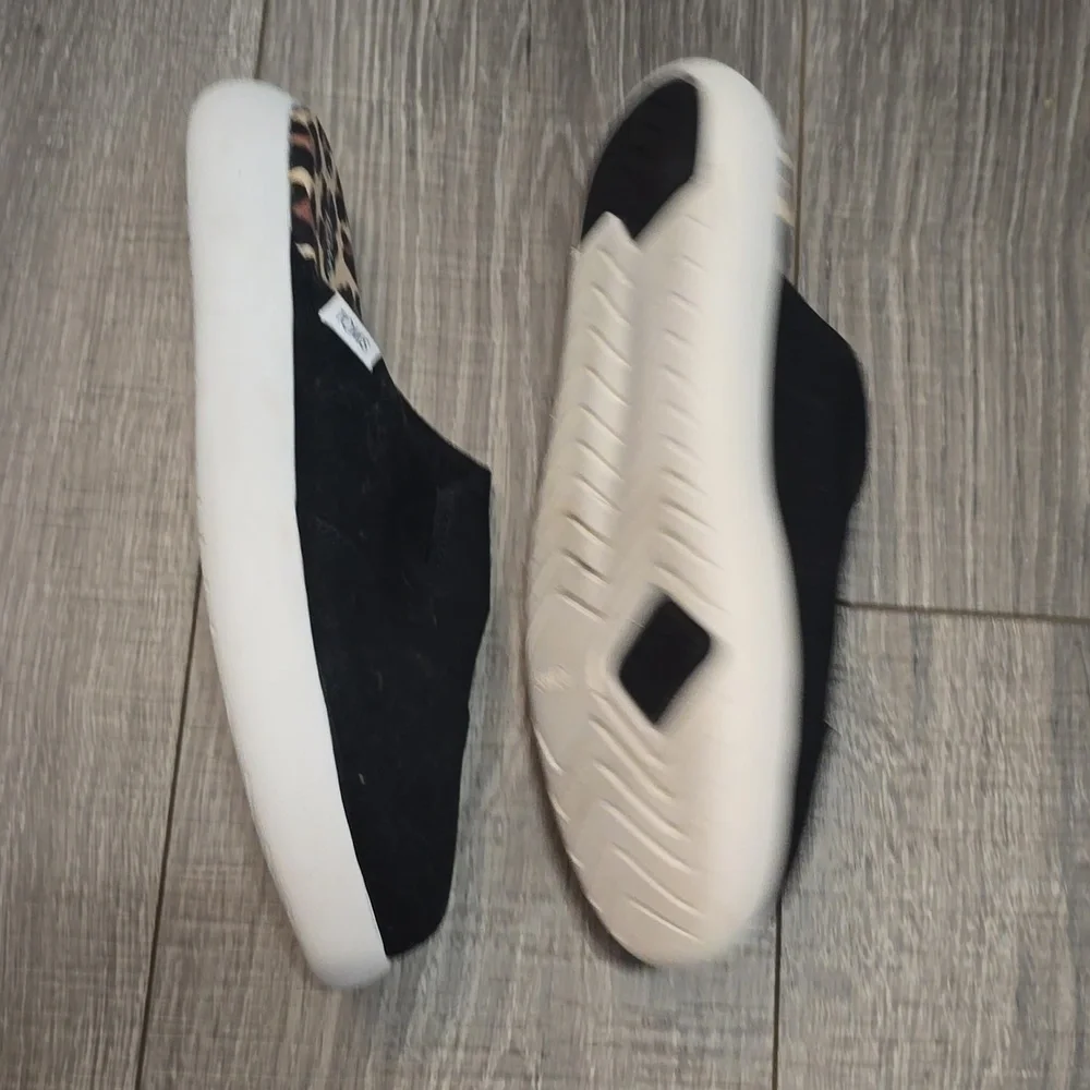 TOMS Black Mules with Leopard Print Insole. New Wuthout Tags. Size 8. - Picture 7 of 11